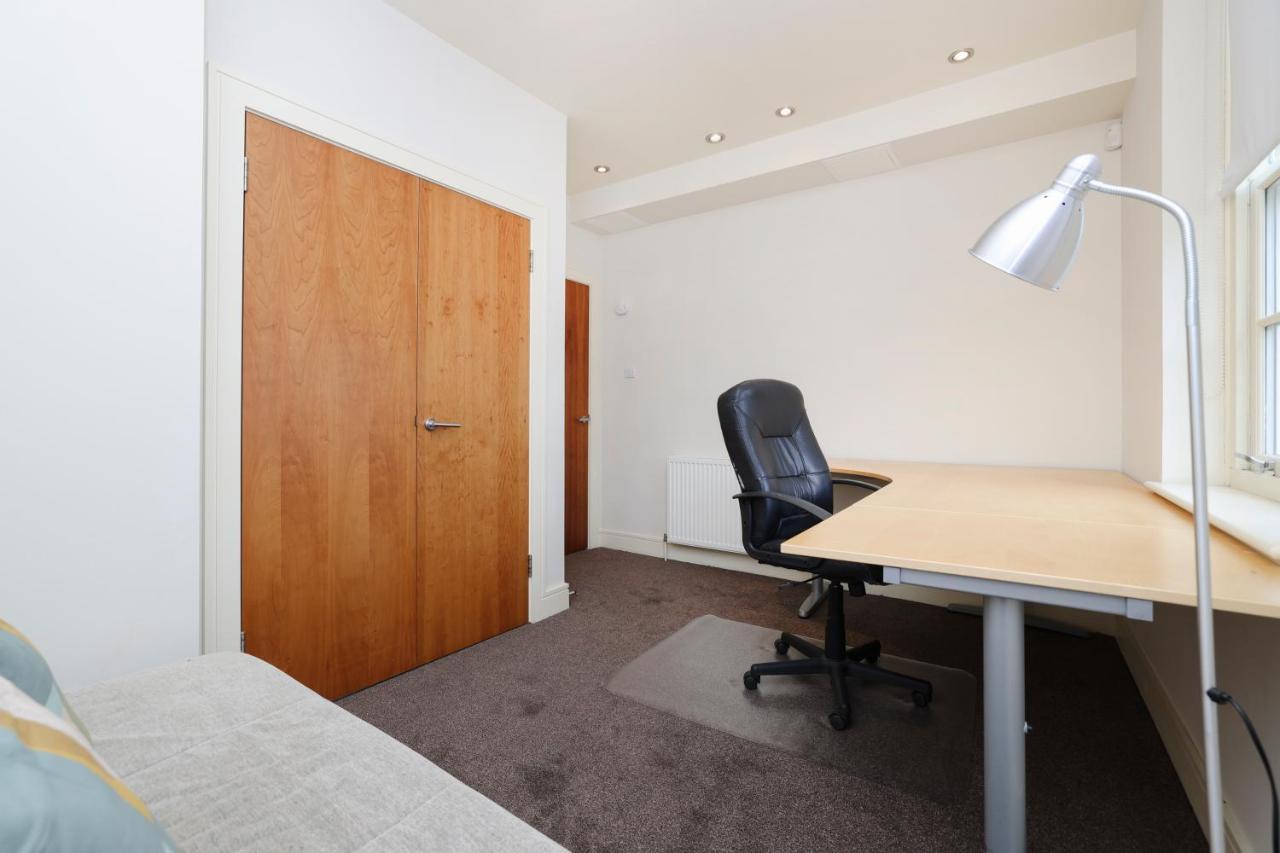 Joivy Spacious 2 Bed,2 Bath Flat, Free Parking And Rooftop Terrace Edimburgo Exterior foto
